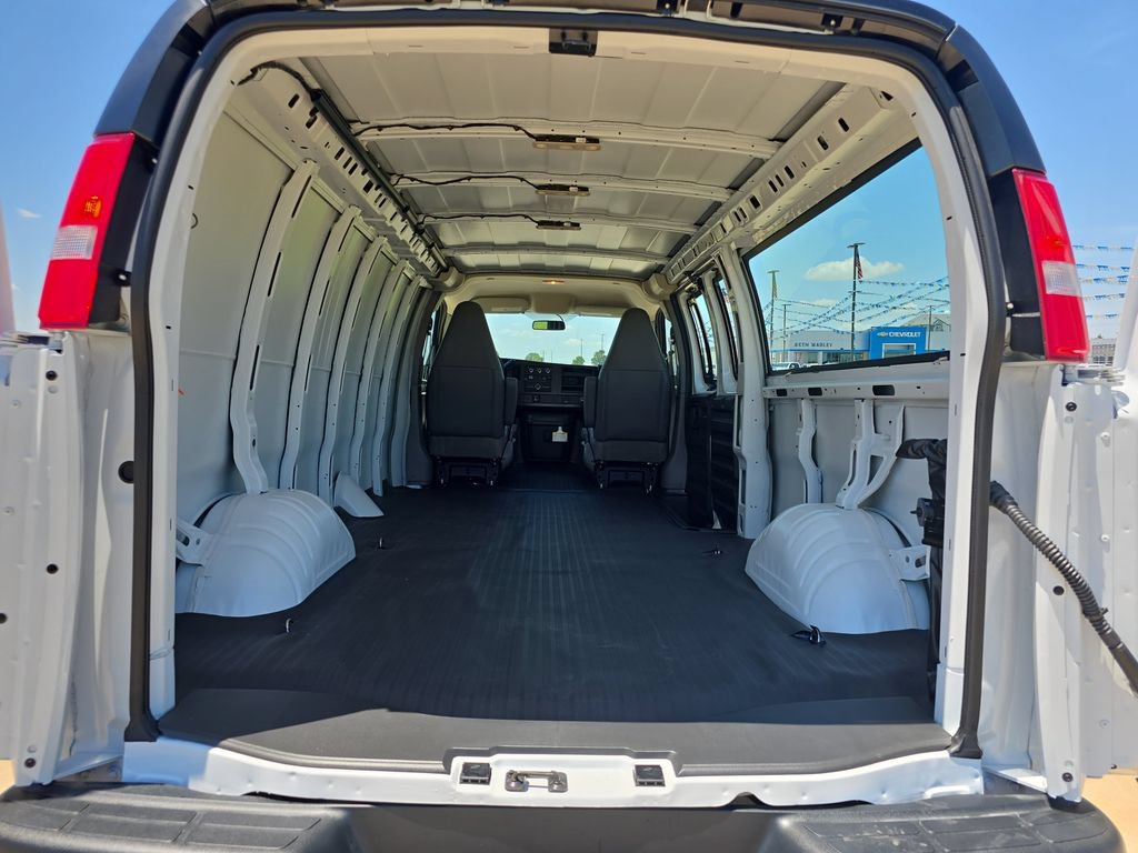 New 2026 GMC Savana 2500 Extended w/ Driver Convenience Package RWD image 11