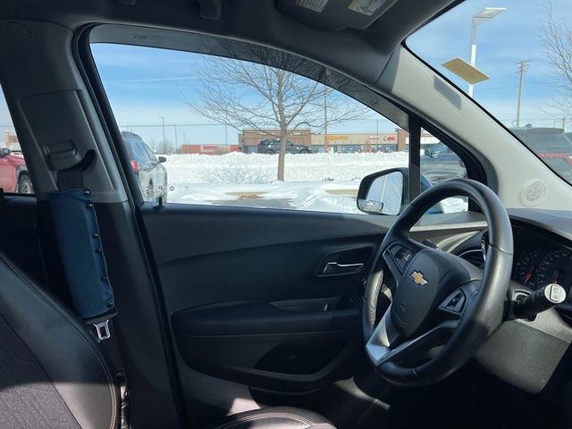 Used 2020 Chevrolet Trax LT w/ LT Convenience Package image 32