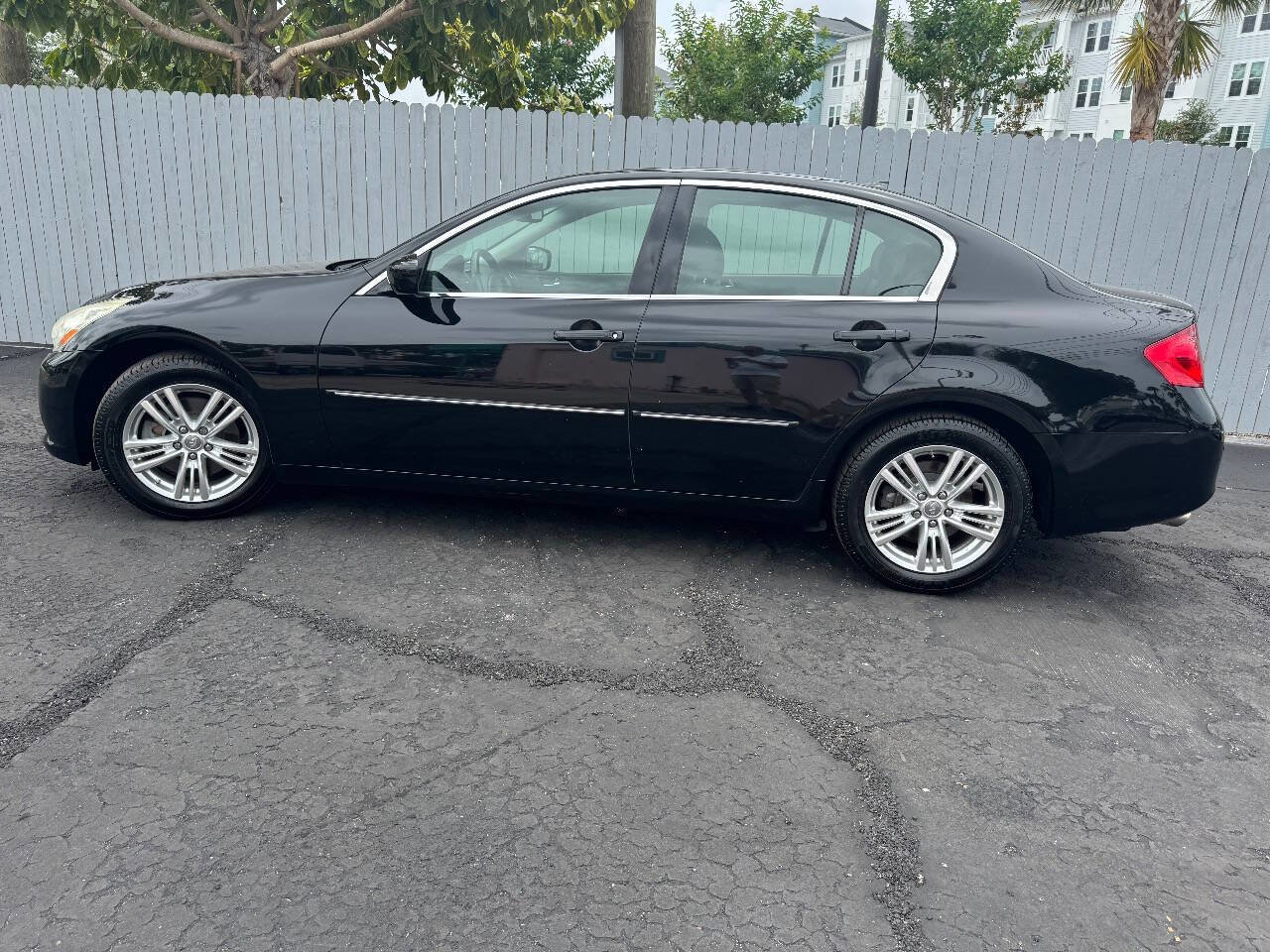 Used 2013 INFINITI G37 x Sedan w/ Premium Pkg image 16