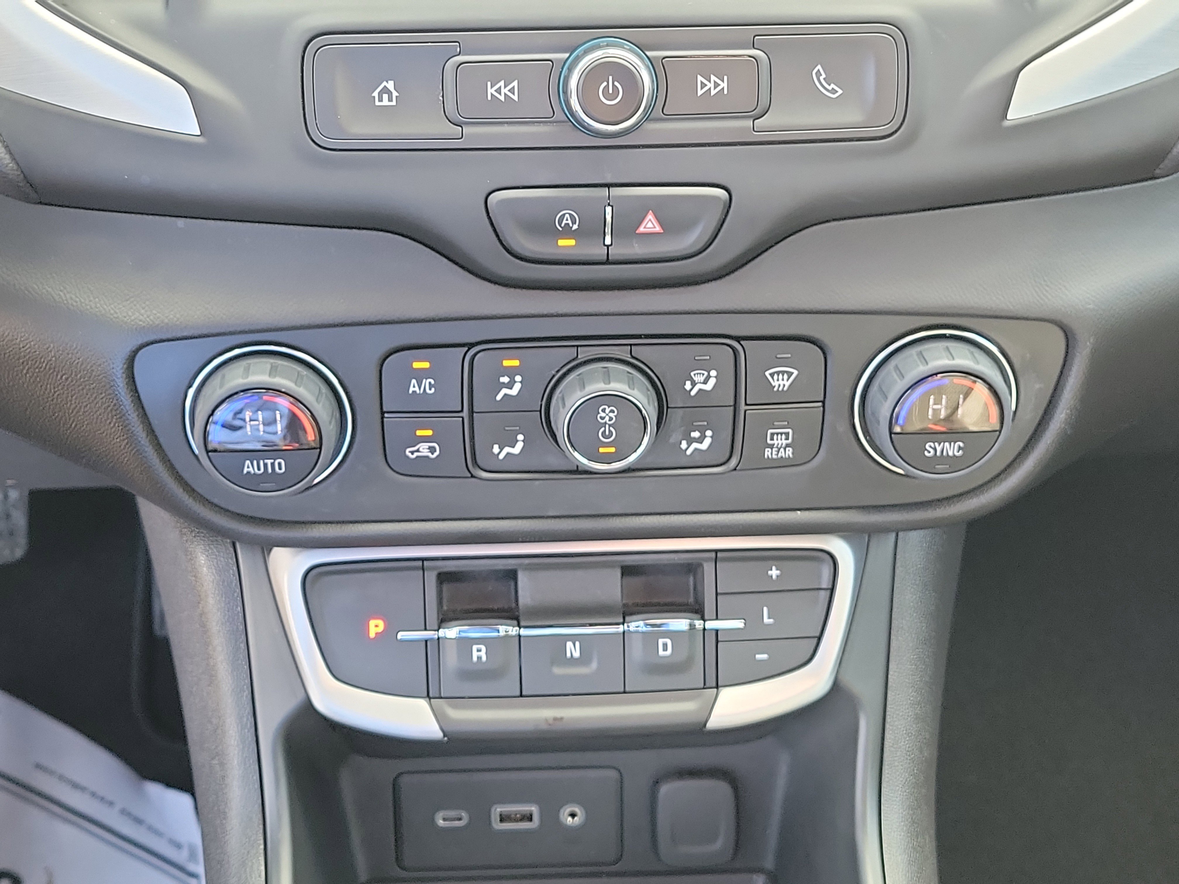 Used 2023 GMC Terrain SLE w/ Driver Convenience Package image 30