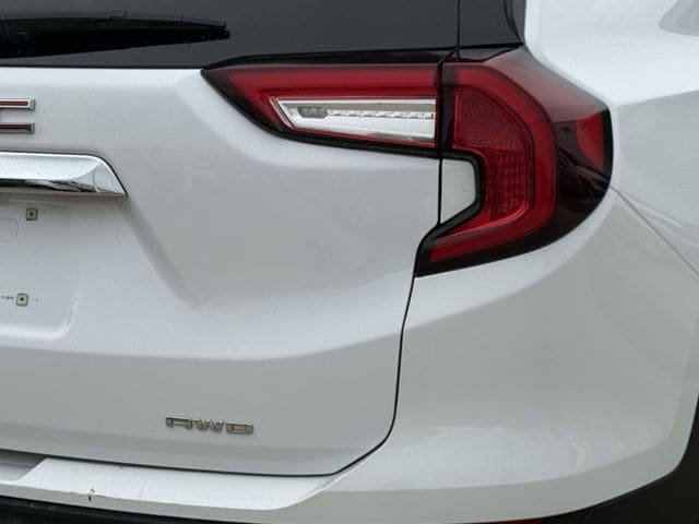 Used 2024 GMC Terrain SLE AWD/4WD image 7