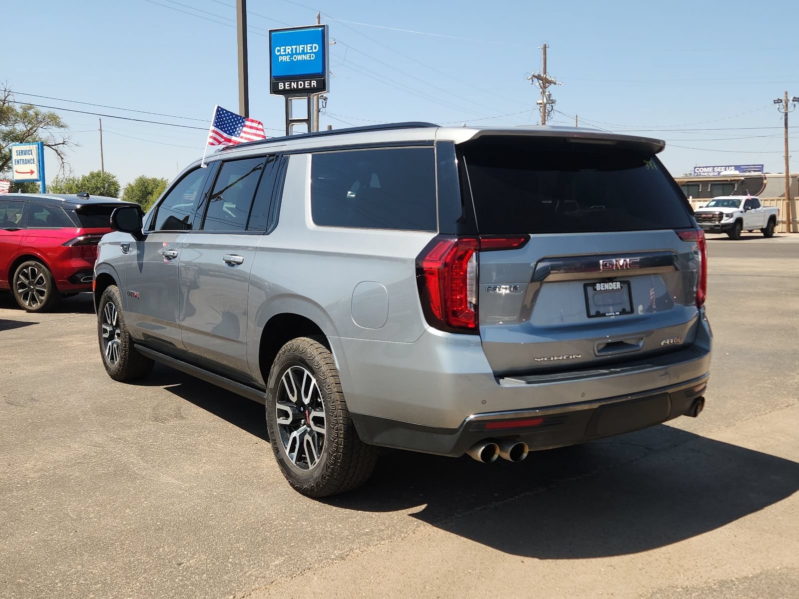 Used 2024 GMC Yukon XL AT4 w/ AT4 Premium Package AWD/4WD image 3