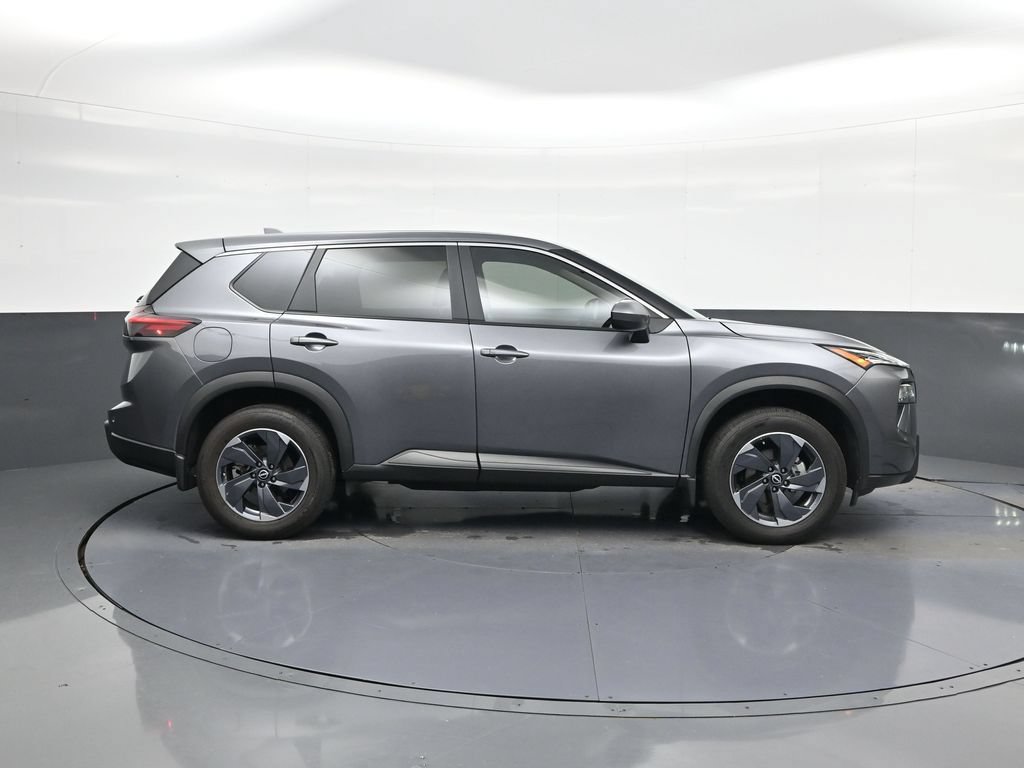 Certified 2026 Nissan Rogue SV FWD image 11