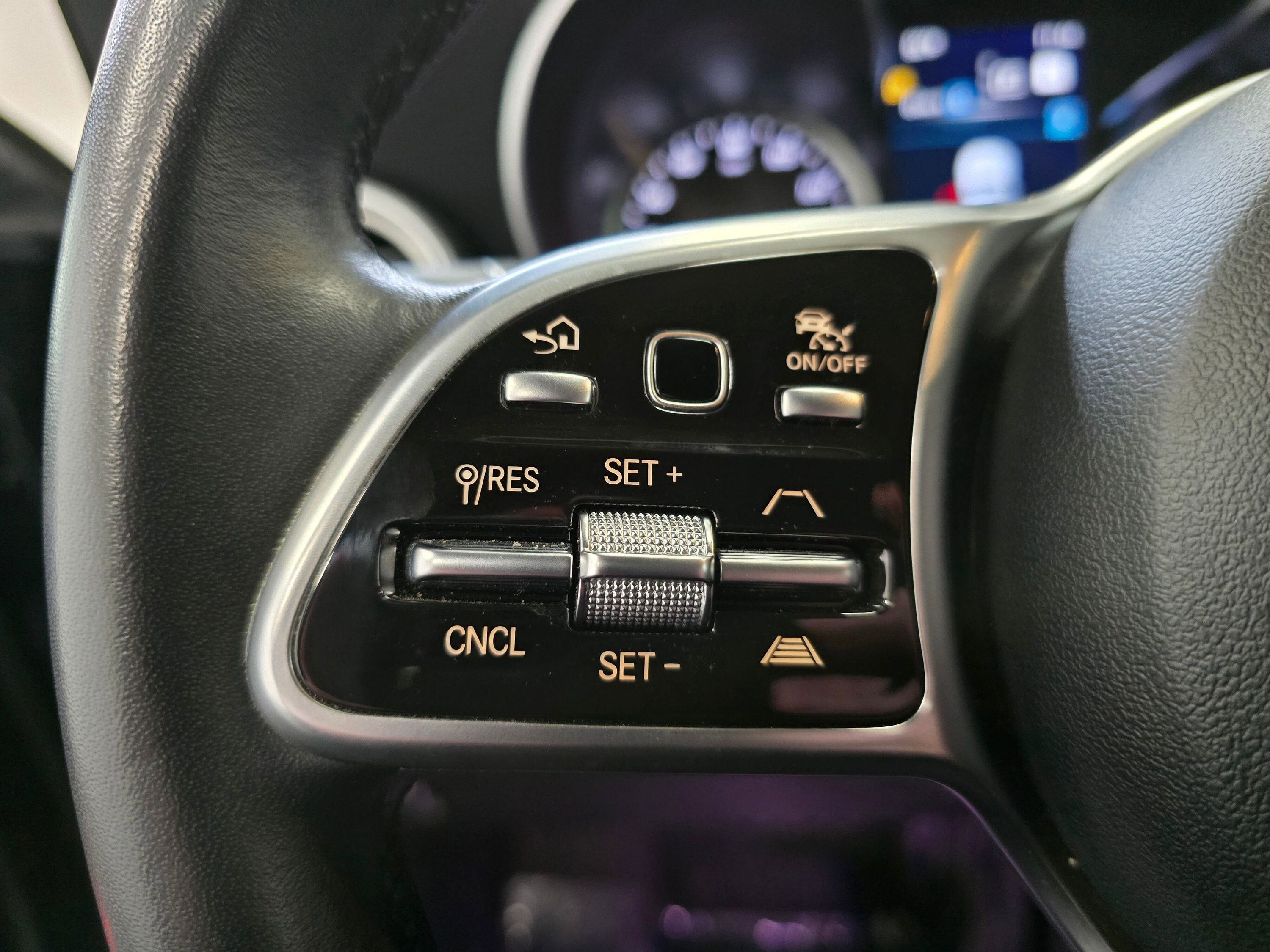 Used 2022 Mercedes-Benz GLC 300 4MATIC image 35