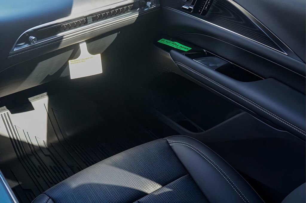 New 2026 Cadillac Lyriq Luxury w/ LPO, Floor Liner Package AWD/4WD image 24