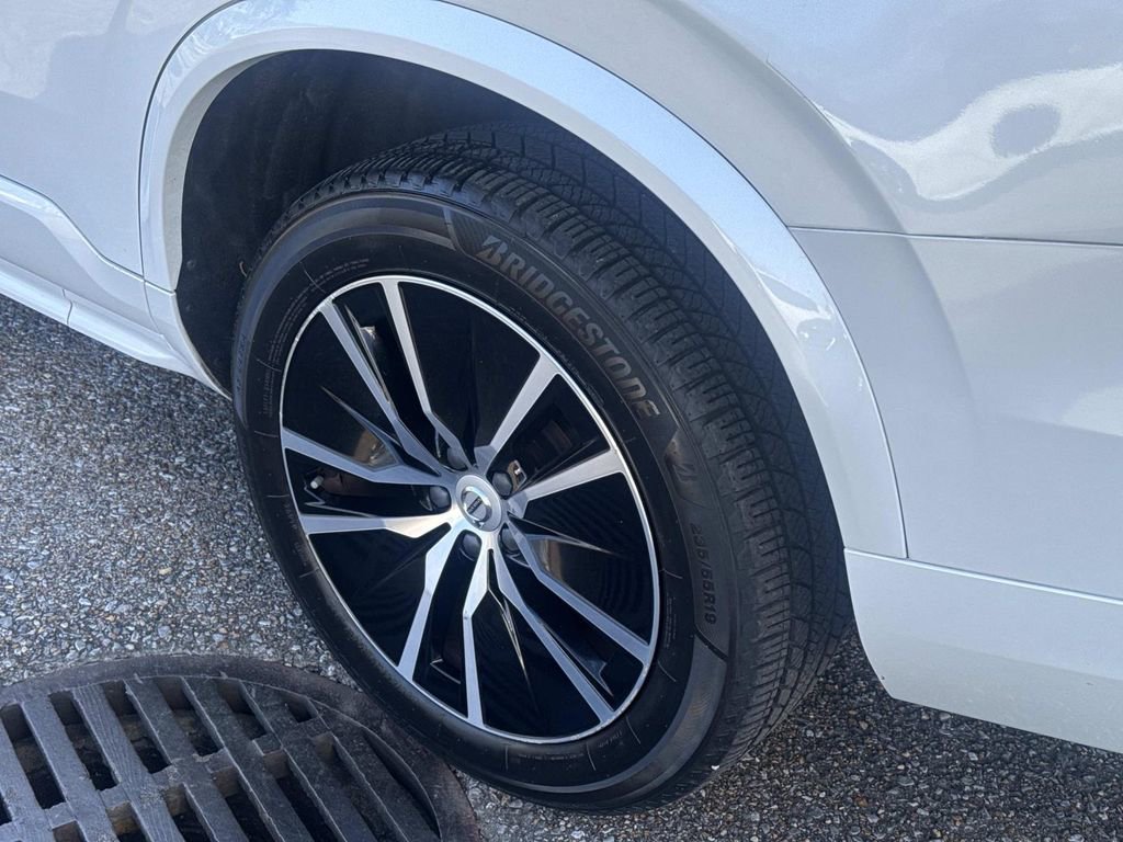 Used 2021 Volvo XC90 T5 Momentum w/ Climate Package image 5