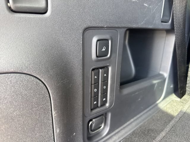 Used 2025 Ford Expedition Active AWD/4WD image 34