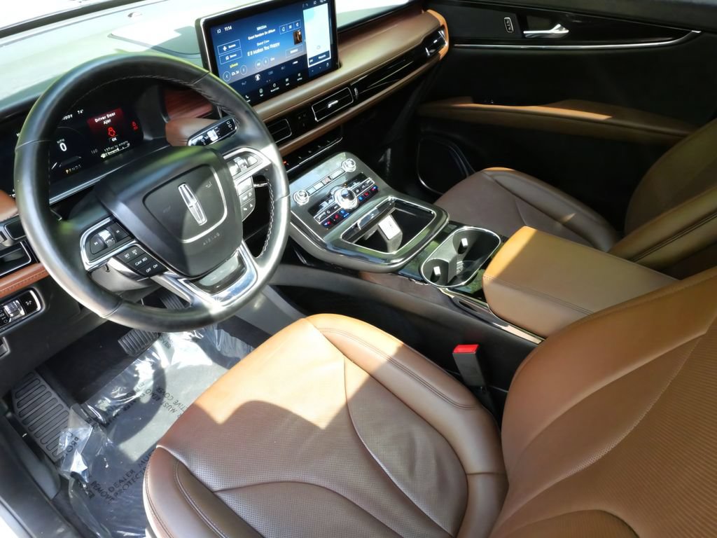 Used 2023 Lincoln Nautilus Reserve AWD/4WD image 11