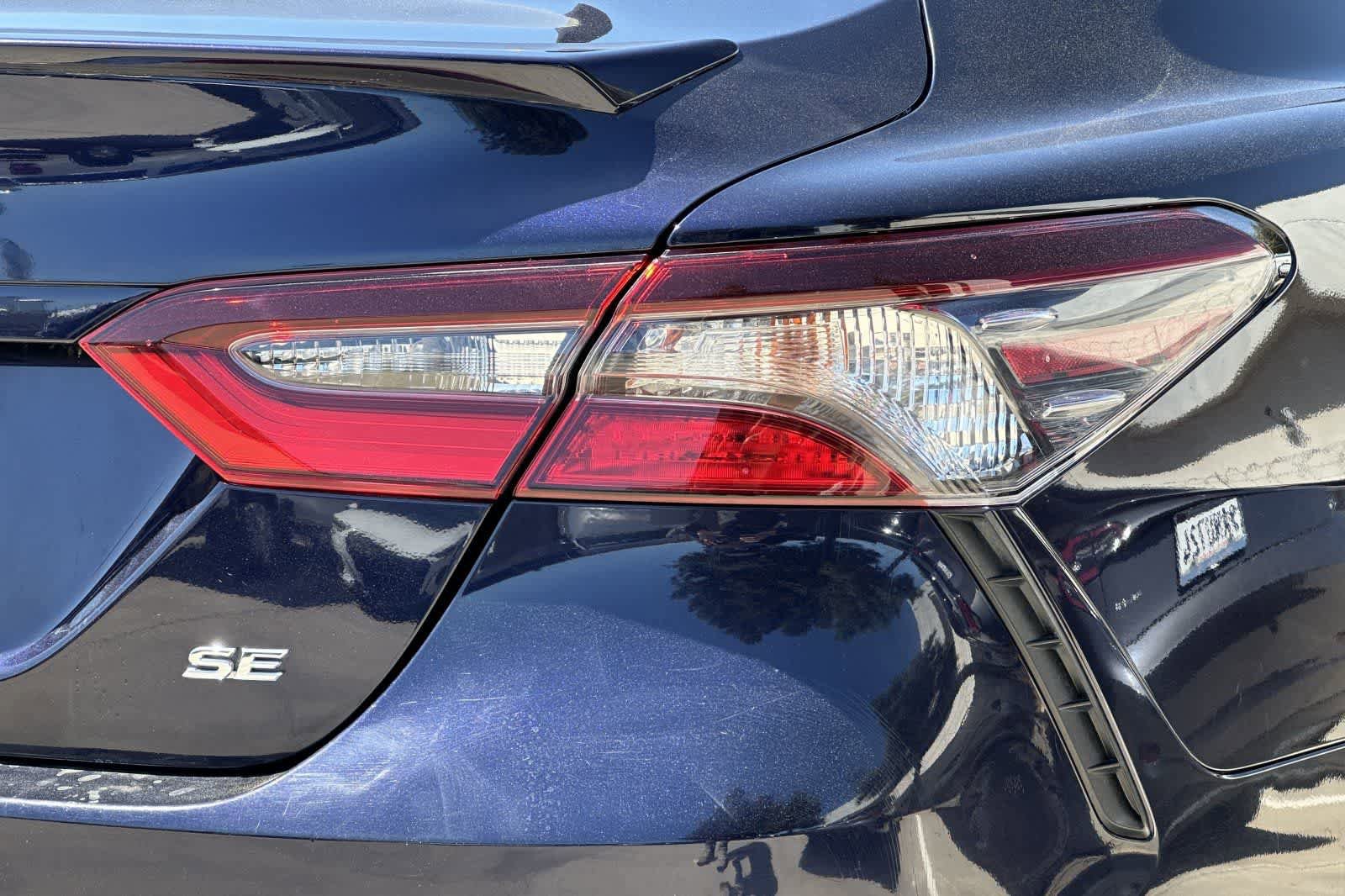 Used 2021 Toyota Camry SE FWD image 16