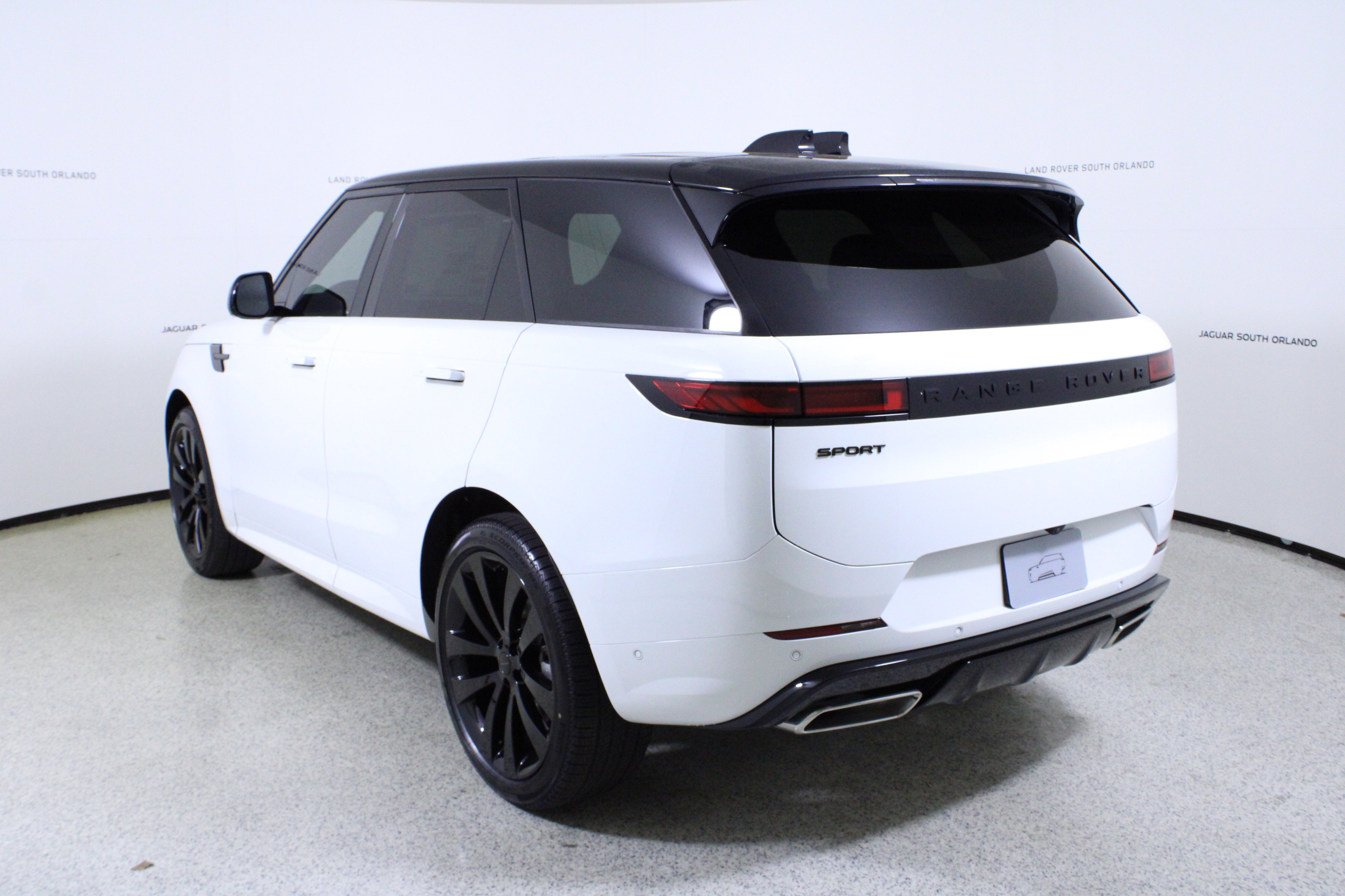 New 2026 Land Rover Range Rover Sport Dynamic SE image 5
