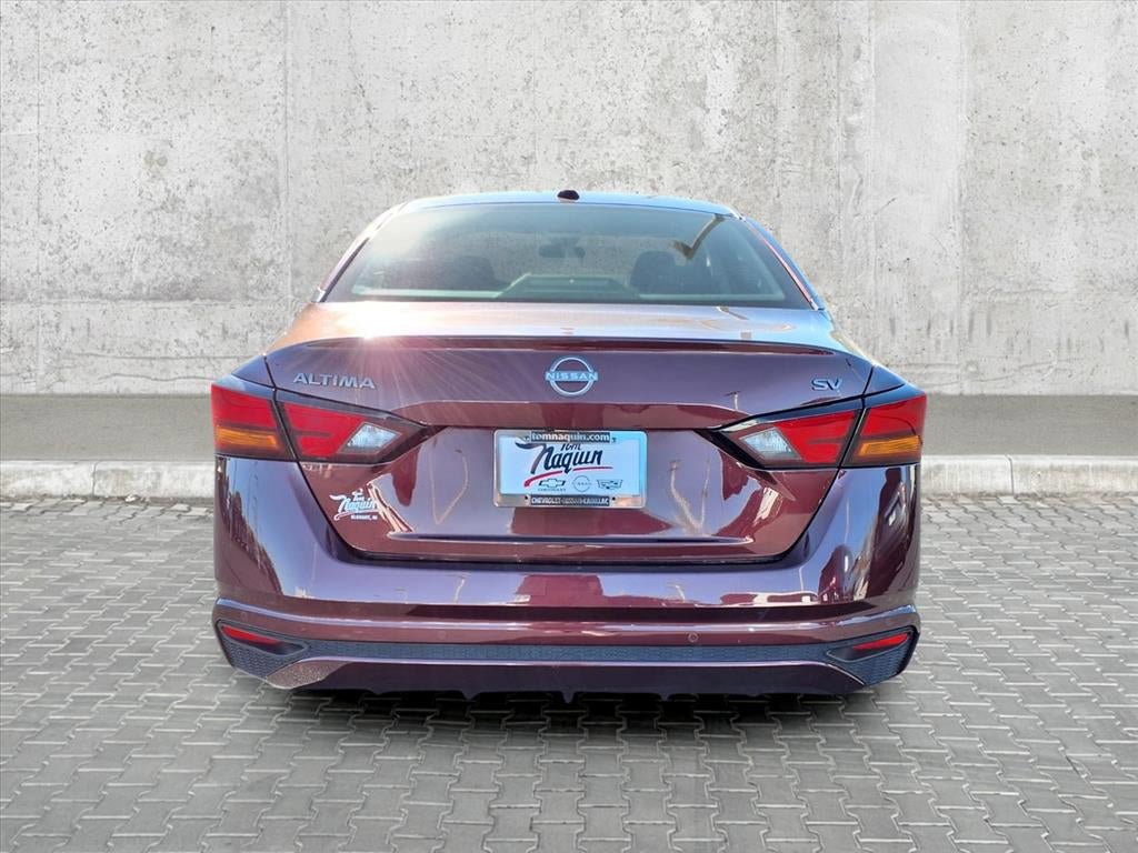Used 2024 Nissan Altima 2.5 SV image 9