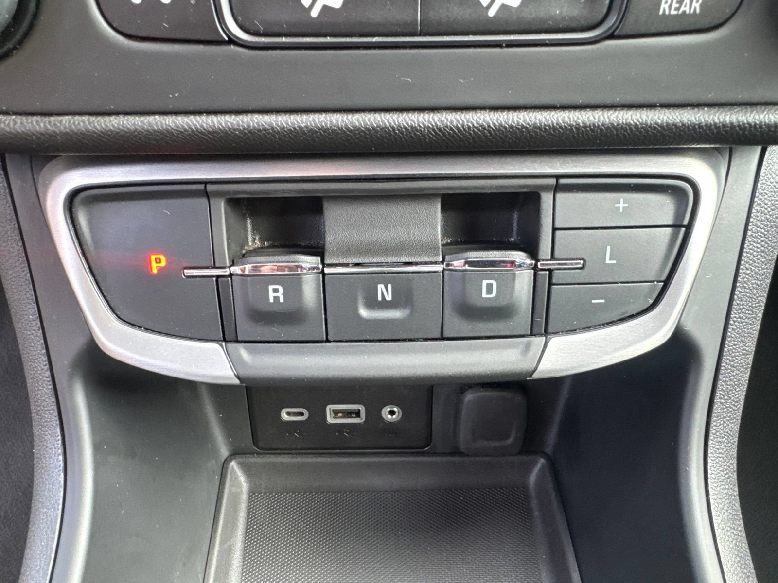 Used 2024 GMC Terrain SLE AWD/4WD image 26