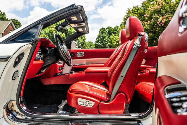 Used 2016 Rolls-Royce Dawn RWD image 35