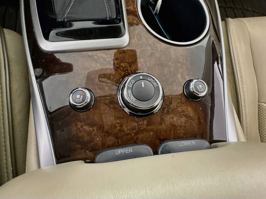 Used 2019 INFINITI QX60 Luxe w/ Sensory Package AWD/4WD image 19