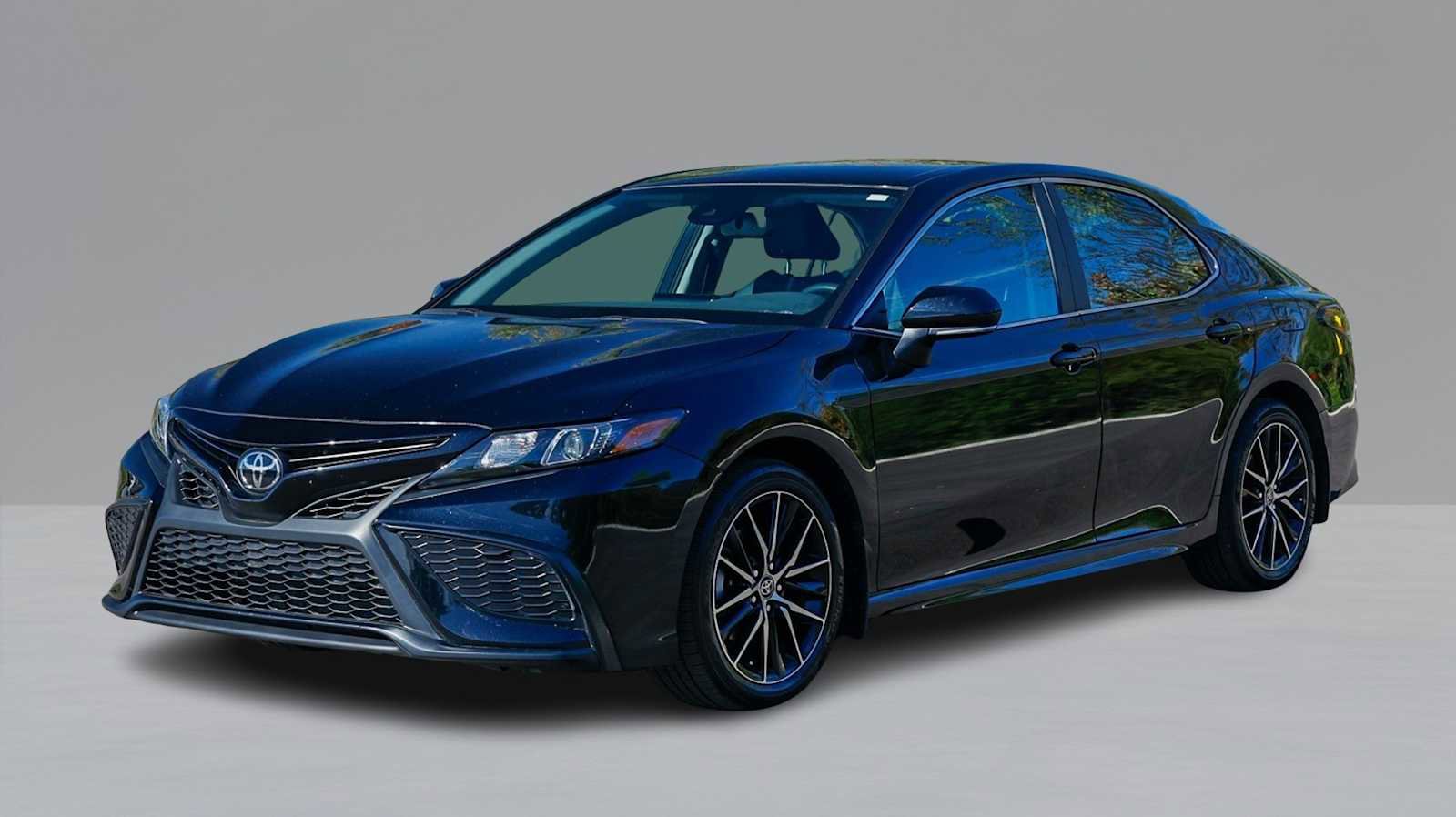 Used 2023 Toyota Camry SE
