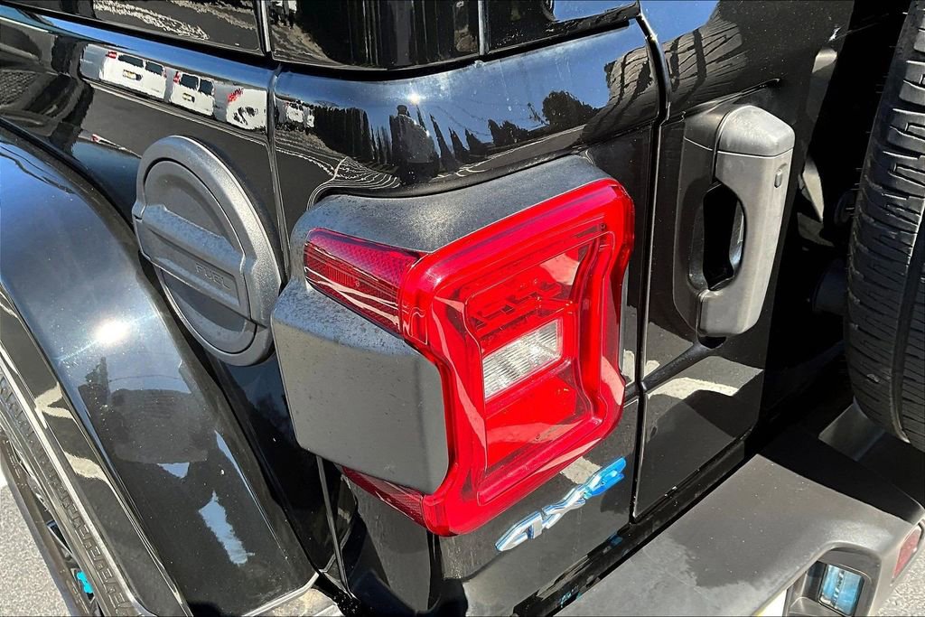 Used 2023 Jeep Wrangler Unlimited Sahara w/ Cold Weather Group image 22