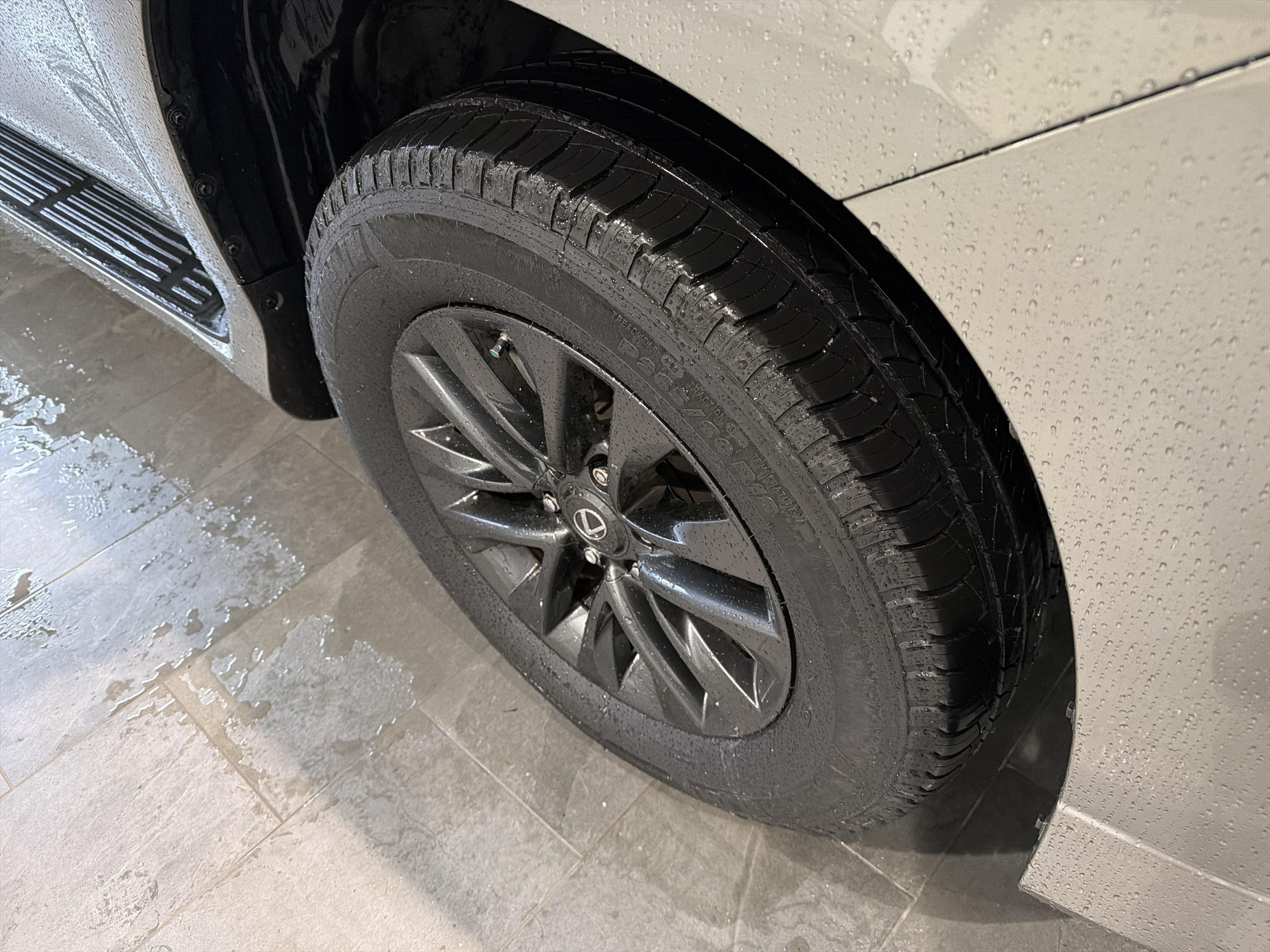 Certified 2023 Lexus GX 460 Premium w/ Premium Package AWD/4WD image 13
