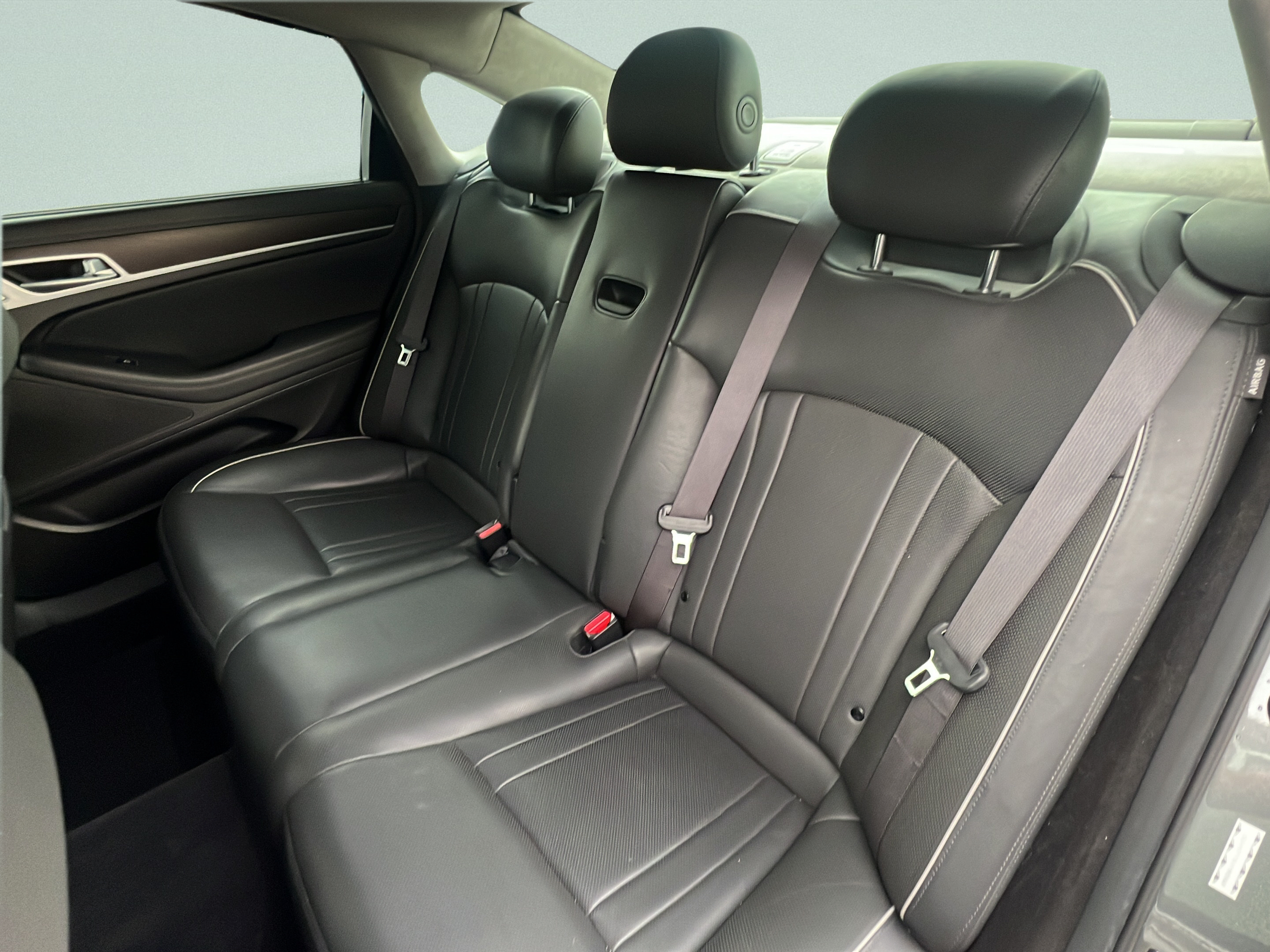 Used 2018 Genesis G80 5.0 Ultimate AWD/4WD image 9