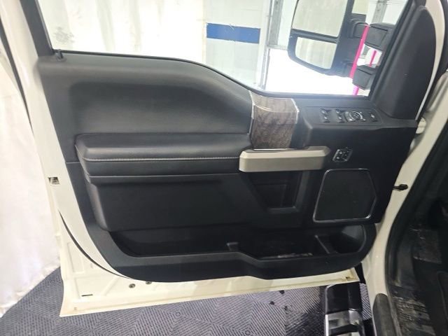 Used 2019 Ford F250 Lariat w/ Lariat Ultimate Package AWD/4WD image 11