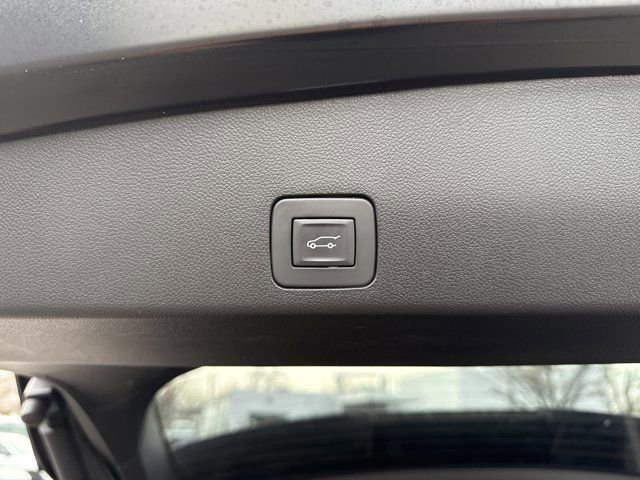 Used 2023 Buick Encore GX Select w/ Sport Touring Package image 32