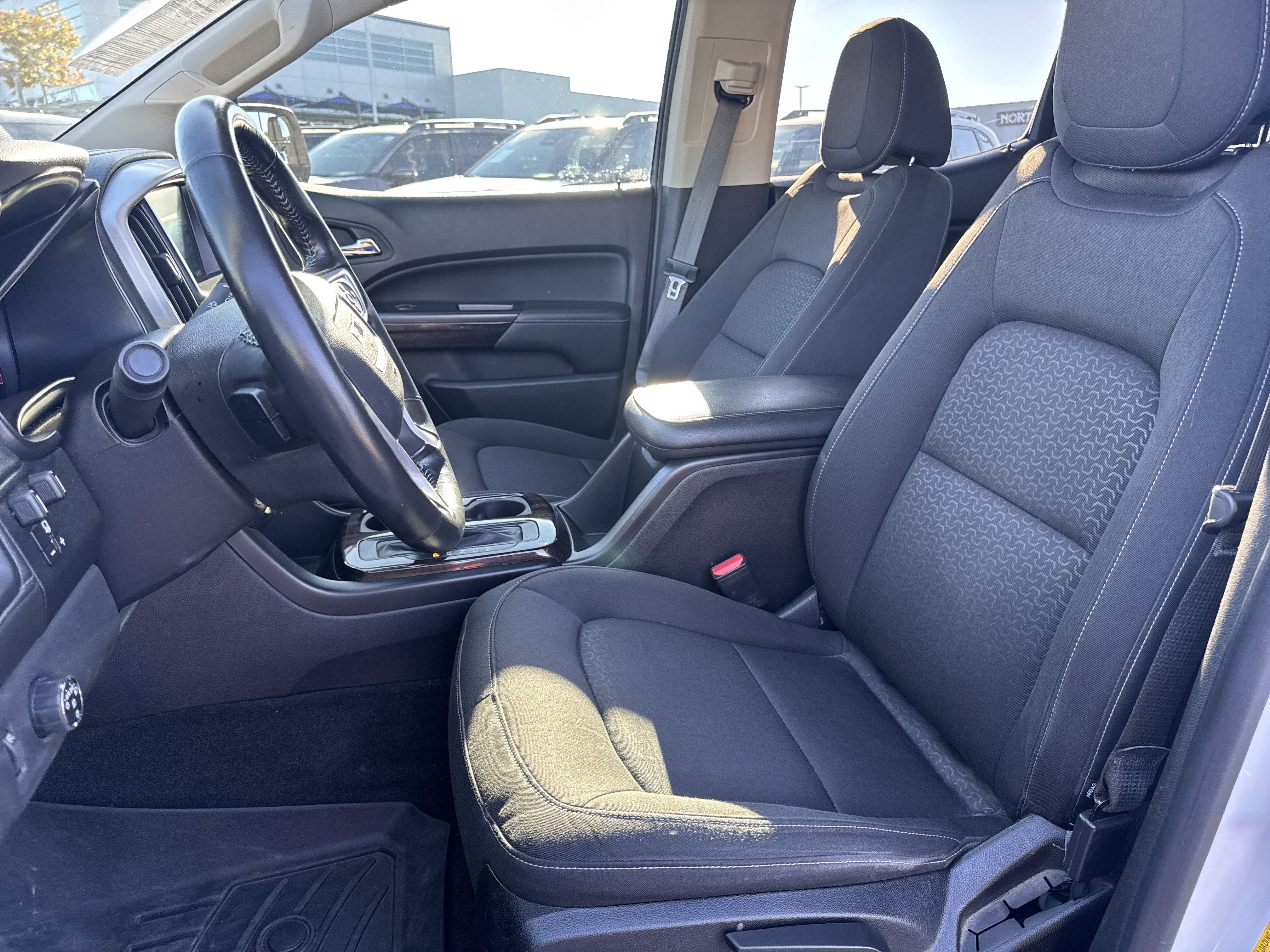 Used 2016 GMC Canyon SLE w/ SLE Convenience Package image 24