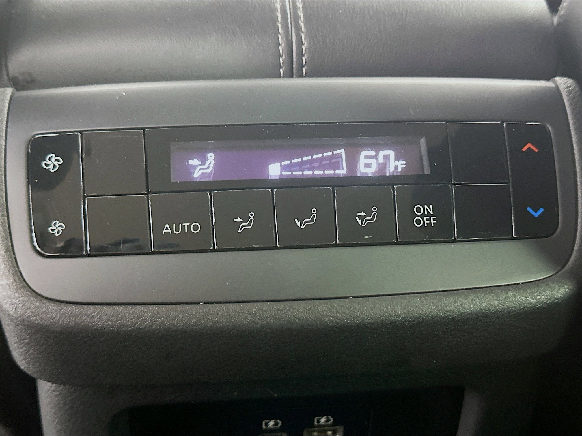 Used 2025 Nissan Pathfinder SV image 27