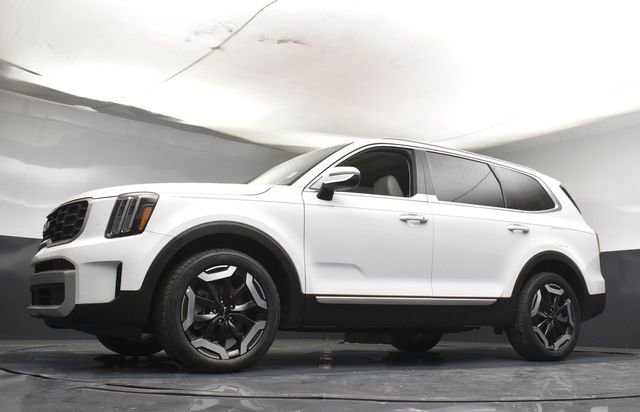 Certified 2025 Kia Telluride S FWD image 37