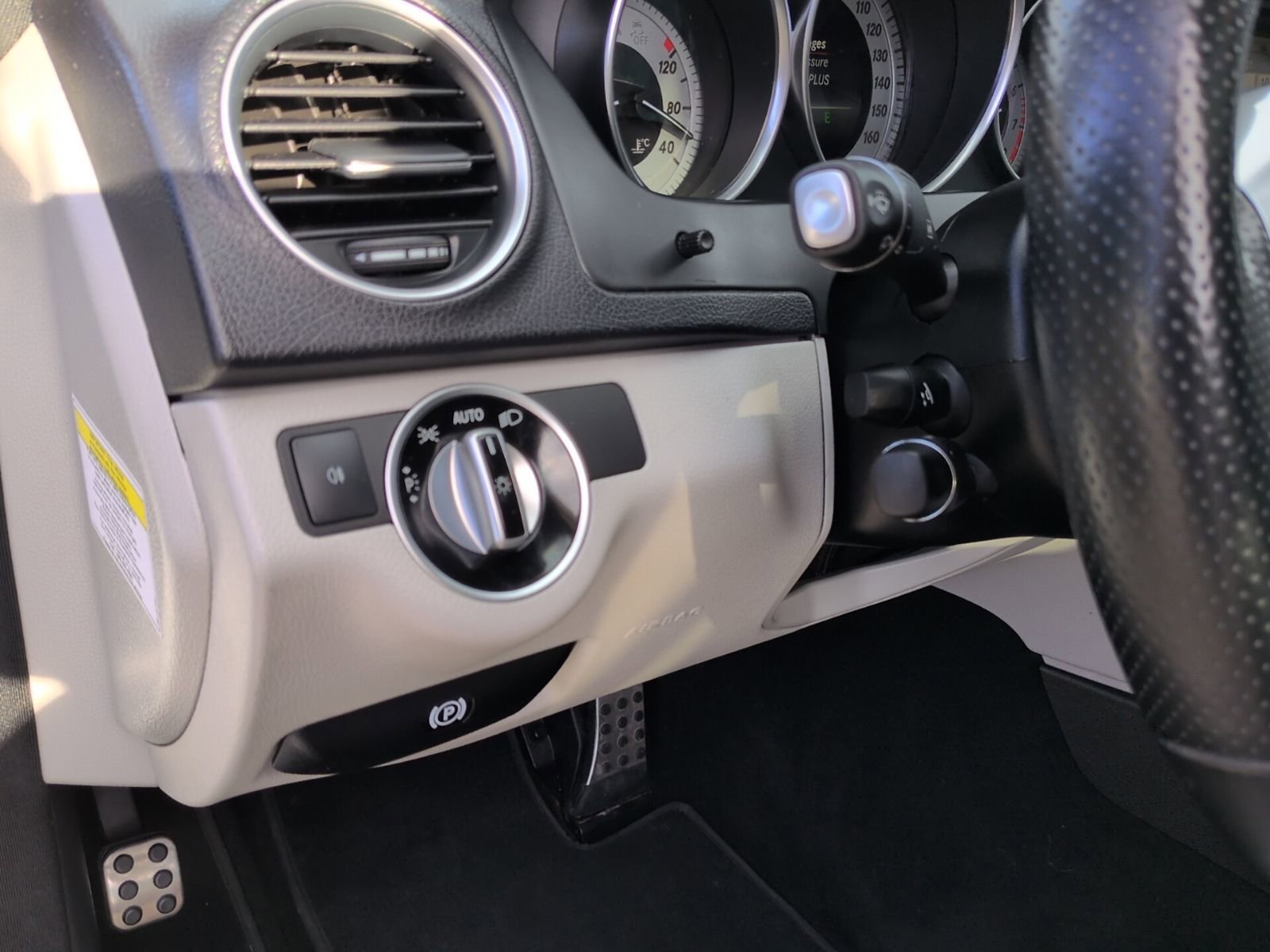 Used 2014 Mercedes-Benz C 250 Sedan image 17