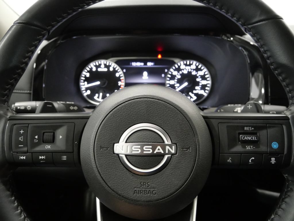 Used 2025 Nissan Pathfinder SV FWD image 16