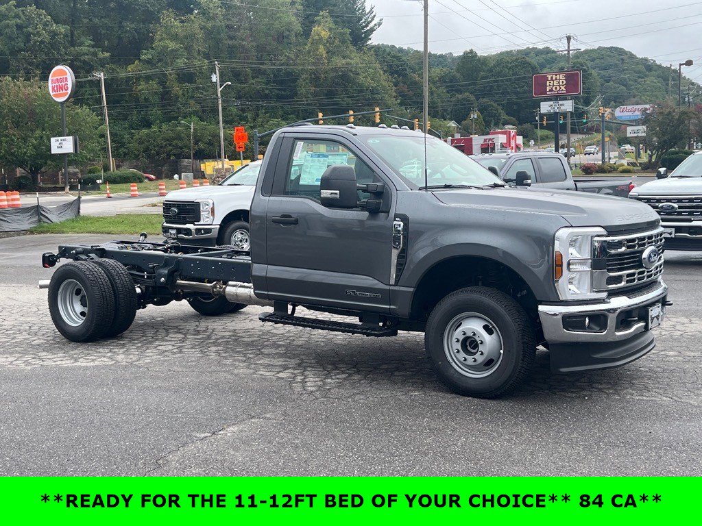 New 2026 Ford F350 XL w/ XL Chrome Package image 1