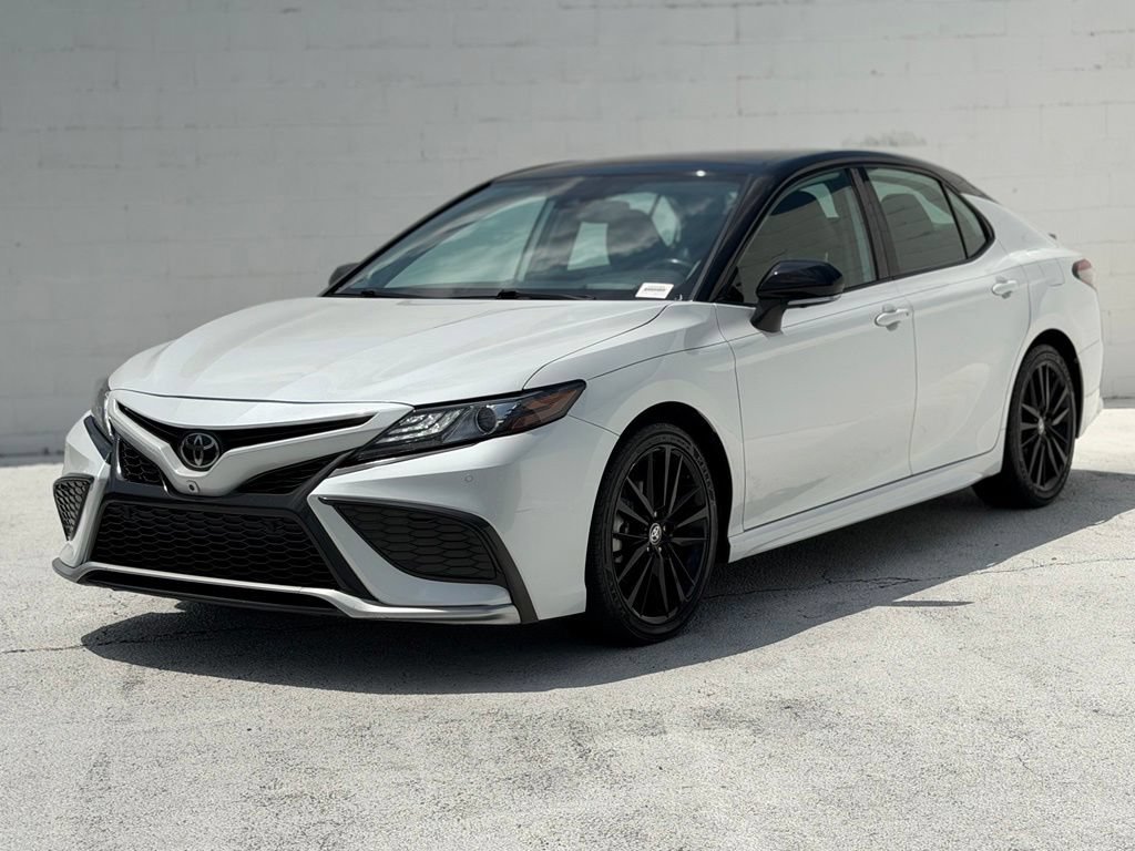 Used 2023 Toyota Camry XSE w/ Navigation Package FWD image 4