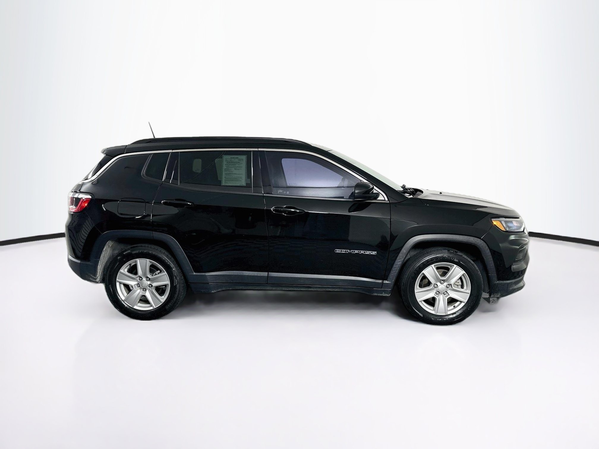 Used 2022 Jeep Compass Latitude FWD image 10