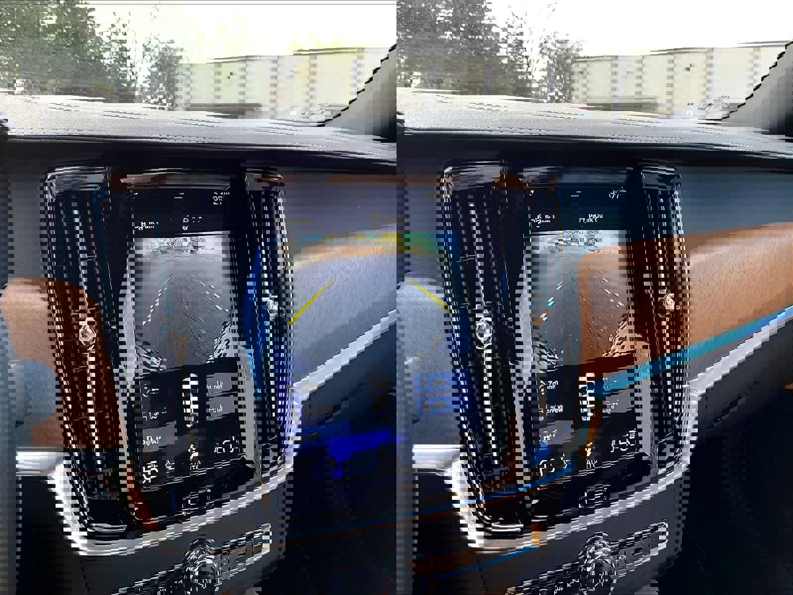 Used 2017 Volvo S90 T6 Inscription w/ Vision Package image 24