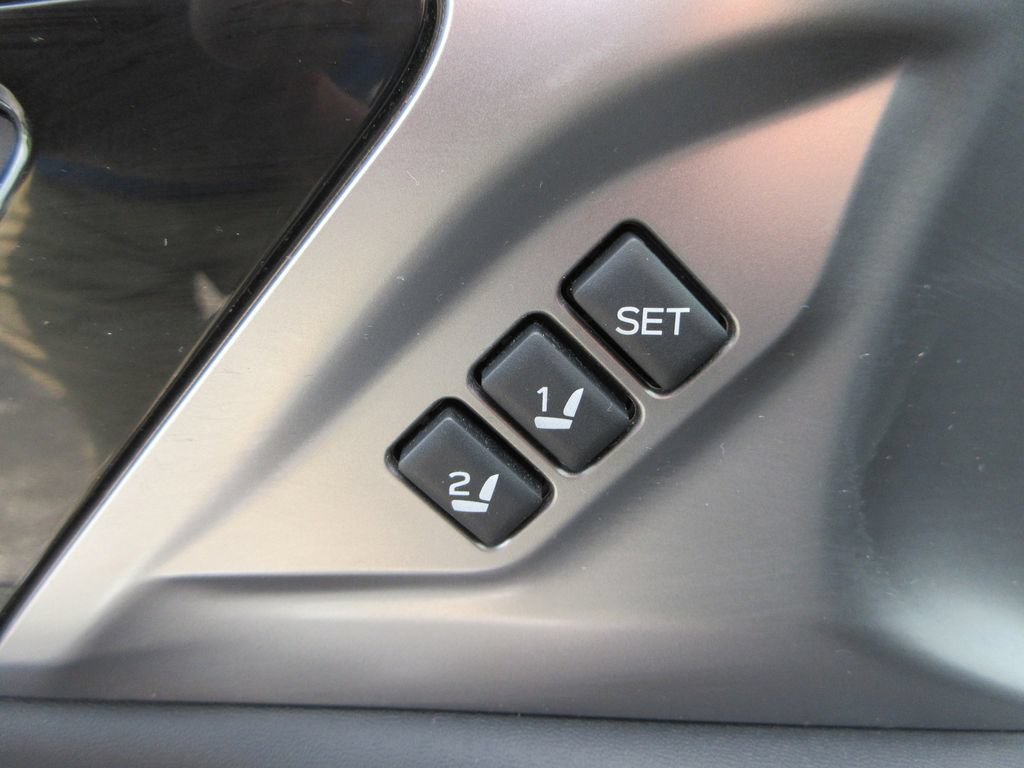 Used 2020 Subaru Outback Limited AWD/4WD image 23
