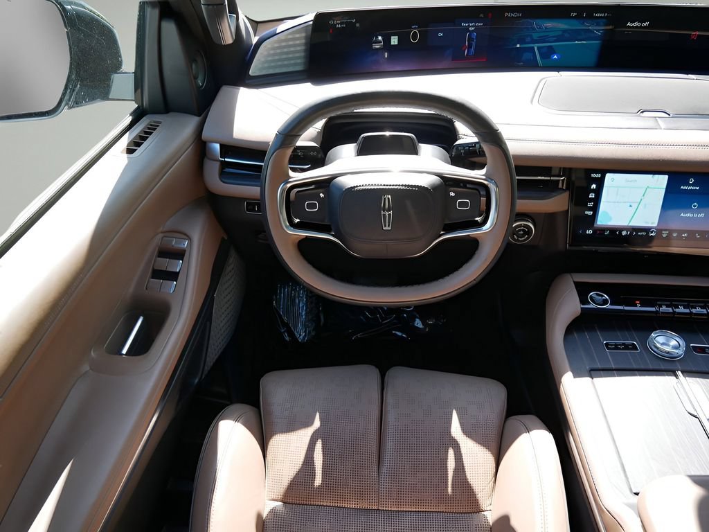 Certified 2025 Lincoln Navigator Black Label AWD/4WD image 13