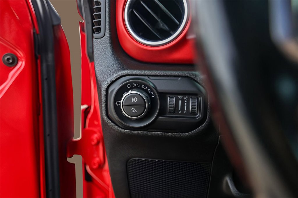 Used 2021 Jeep Gladiator Rubicon image 16