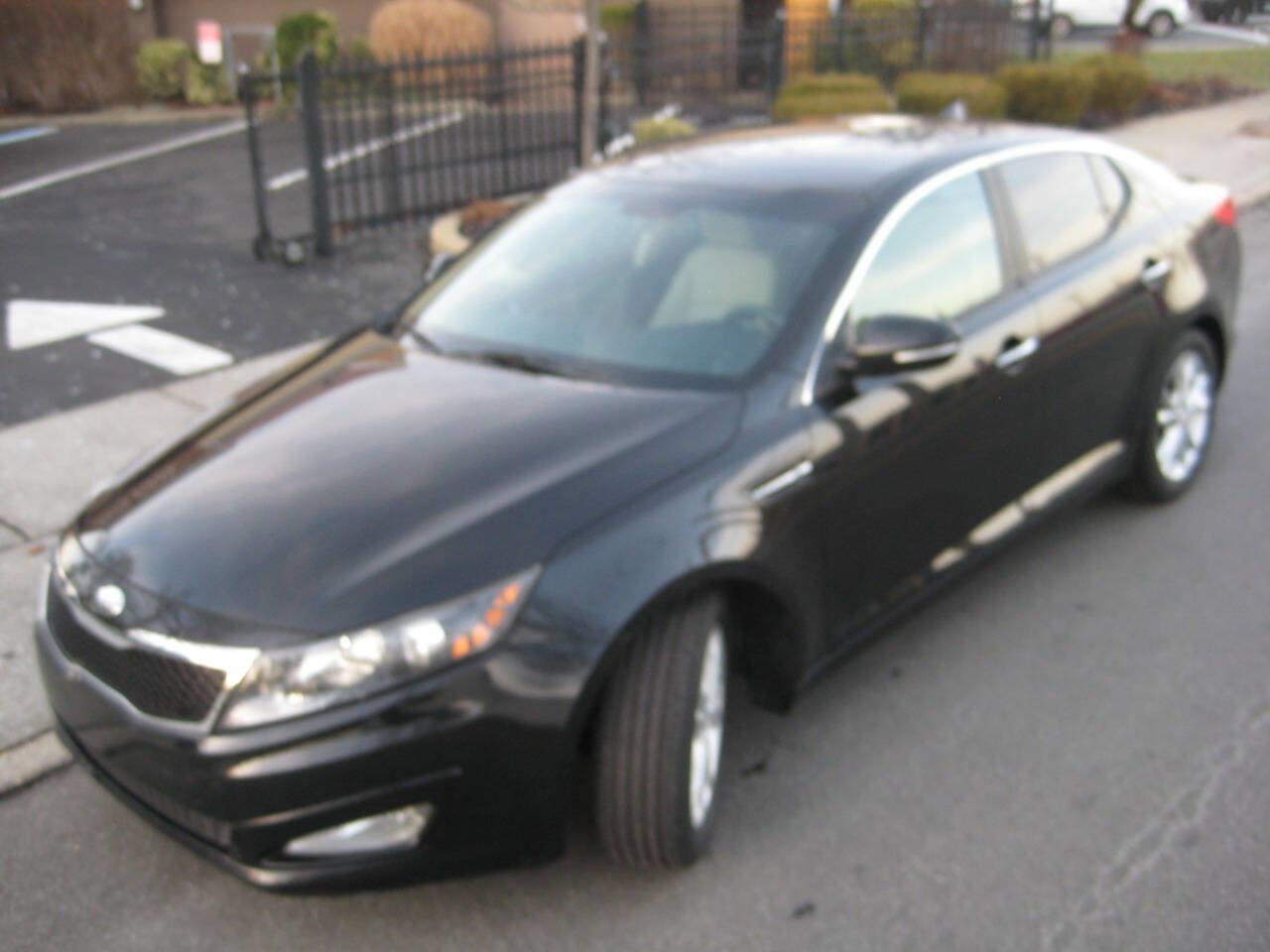 Used 2013 Kia Optima EX image 25