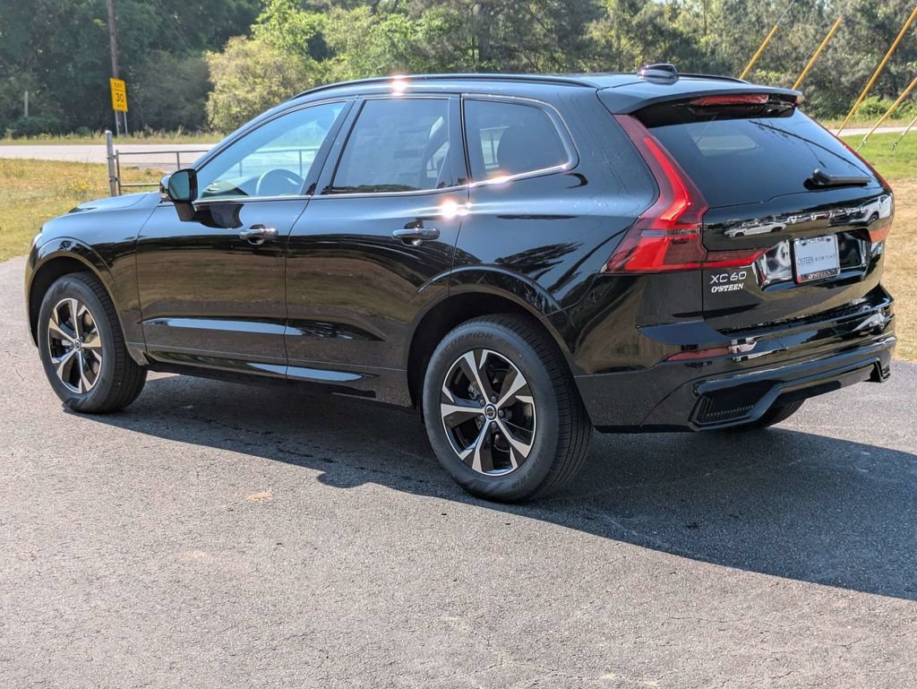 Certified 2026 Volvo XC60 B5 Core w/ Climate Package AWD/4WD image 4
