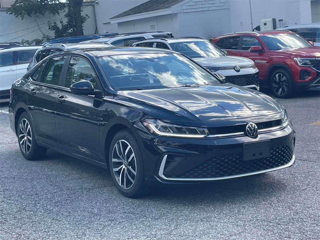 New 2025 Volkswagen Jetta SE
