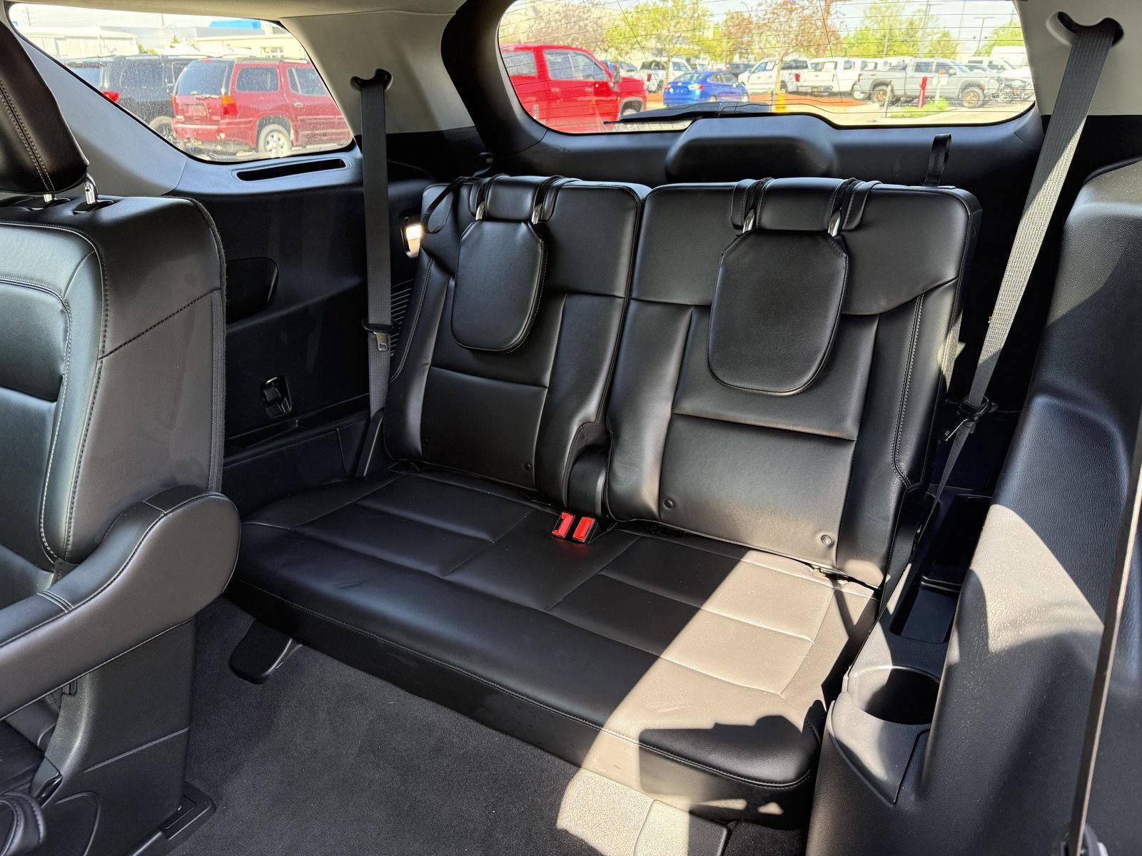 Used 2022 Ford Explorer XLT w/ Equipment Group 202A AWD/4WD image 11