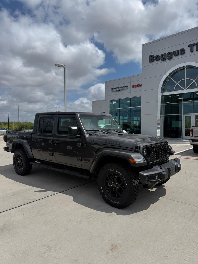 Used 2024 Jeep Gladiator Sport image 4