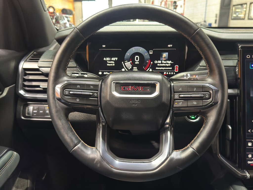 Used 2025 GMC Acadia AT4 w/ Luxury Package image 24