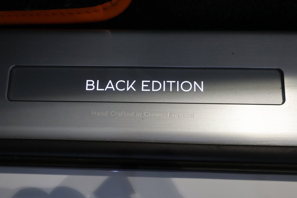 Used 2025 Bentley Bentayga image 22