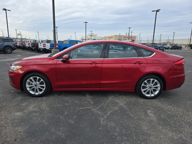 Certified 2020 Ford Fusion SE image 2