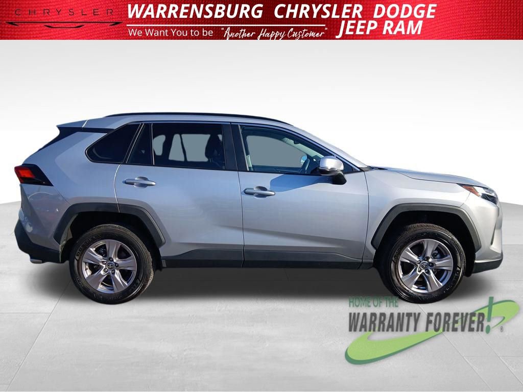 Used 2025 Toyota RAV4 XLE image 2