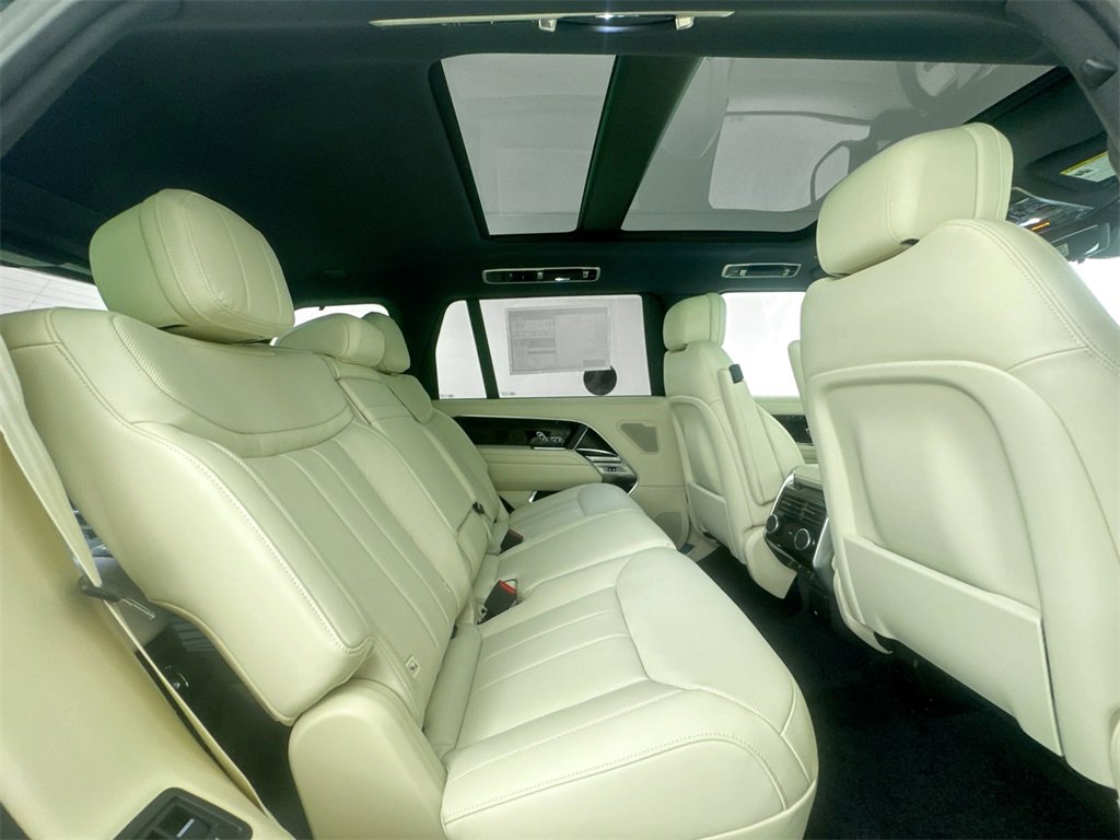 New 2025 Land Rover Range Rover Long Wheelbase SE image 27