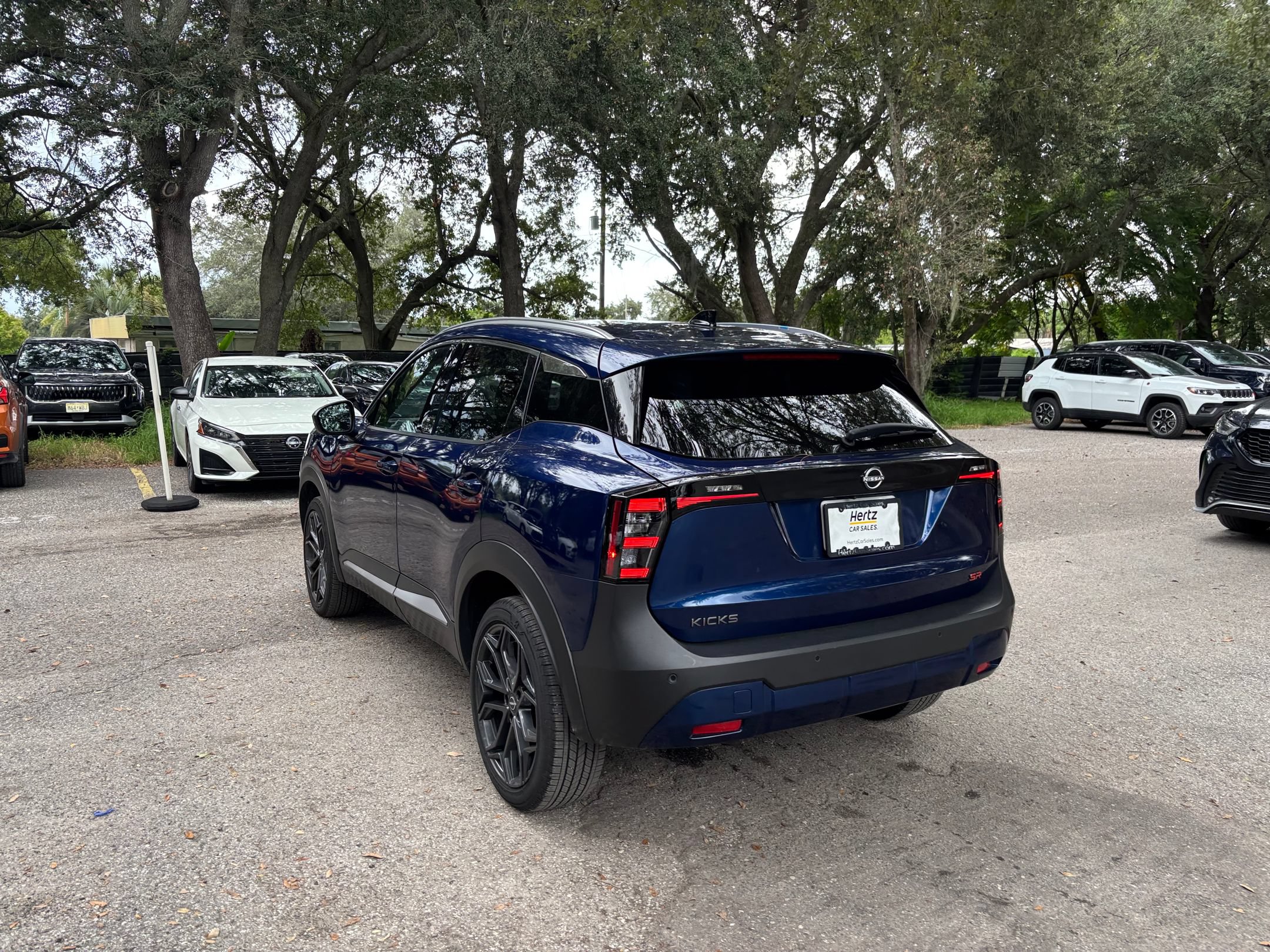 Used 2026 Nissan Kicks SR FWD image 16