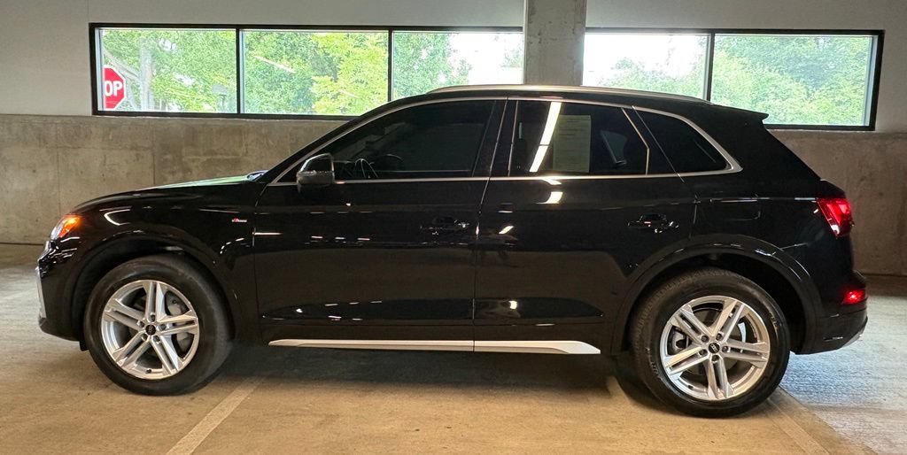 Used 2024 Audi Q5 e Premium Plus w/ Premium Plus Package AWD/4WD image 2