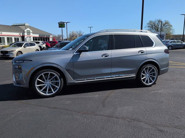 Used 2024 BMW X7 xDrive40i image 3