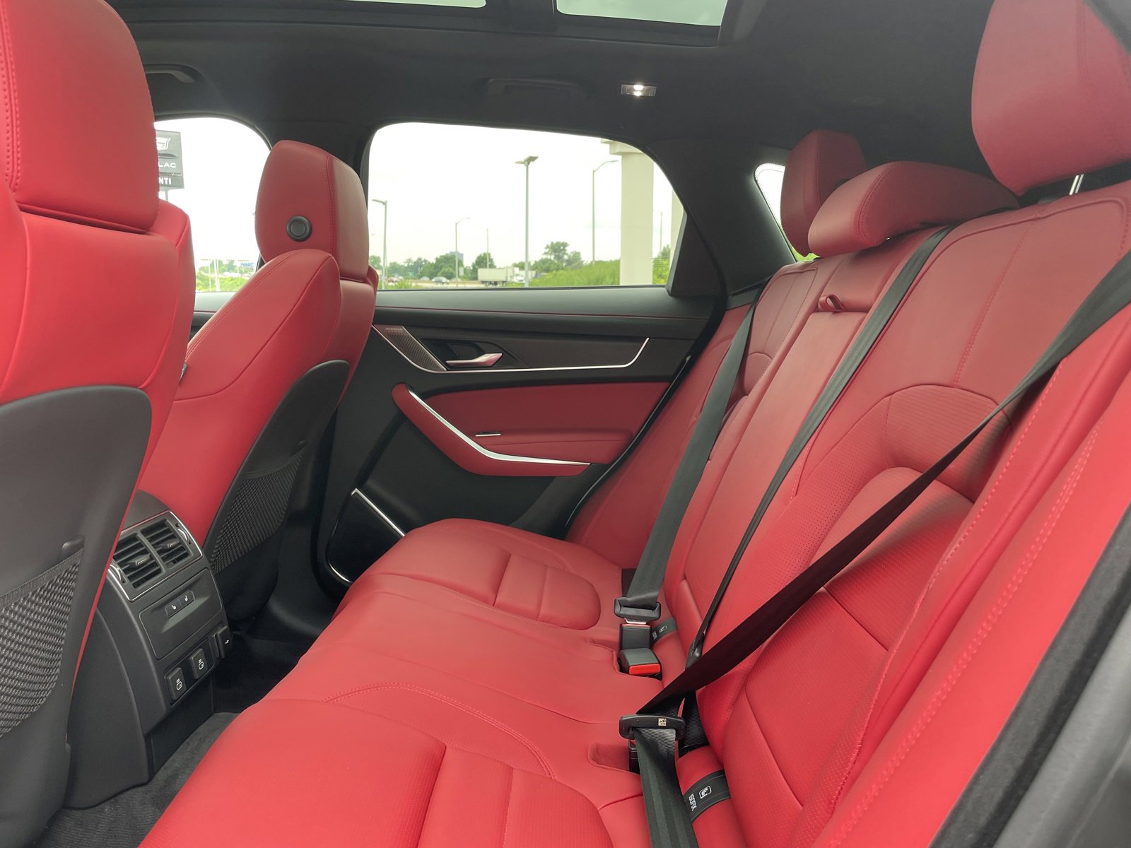 New 2025 Jaguar F-PACE R-Dynamic S image 25